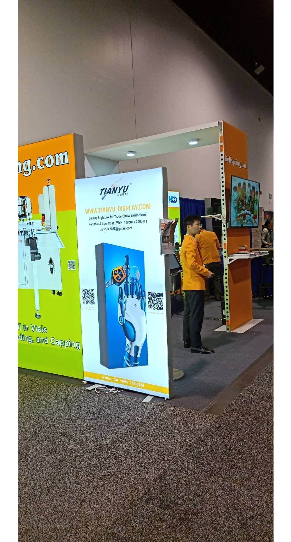 攜帶式卡布燈箱 國外客戶NEO