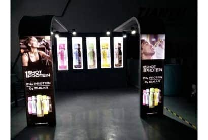 國外客戶展位 M系列+卡布燈箱