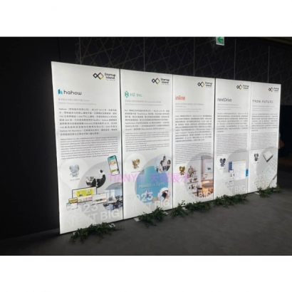 2023攜帶卡布燈箱NEXT BIG-2.jpg