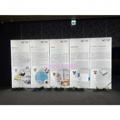 2023攜帶卡布燈箱NEXT BIG-3.jpg