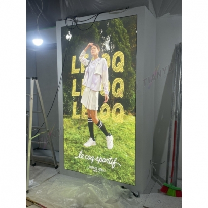 南港lalaport小公雞-W135XH 250cm-TF.jpg