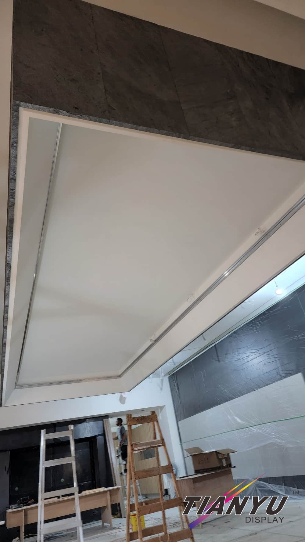 天域LED天花板卡布燈箱-軟膜燈箱客戶見證影片 Soft film light box,LED fabric light box-6