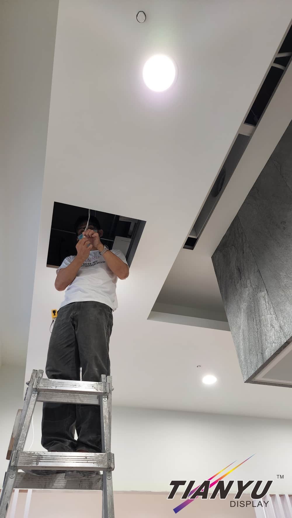 天域LED天花板卡布燈箱-軟膜燈箱客戶見證影片 Soft film light box,LED fabric light box-8